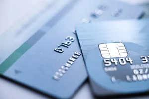 Saisie sur compte bancaire : comment la contester et protéger ses revenus ?